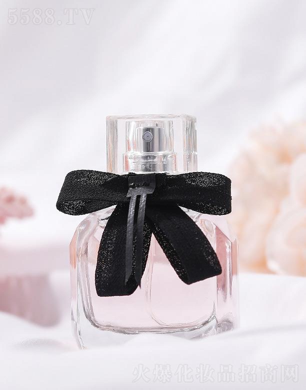 �㽭�G�һ��yƷ���޹�˾��С���������Ůʿ��ˮ