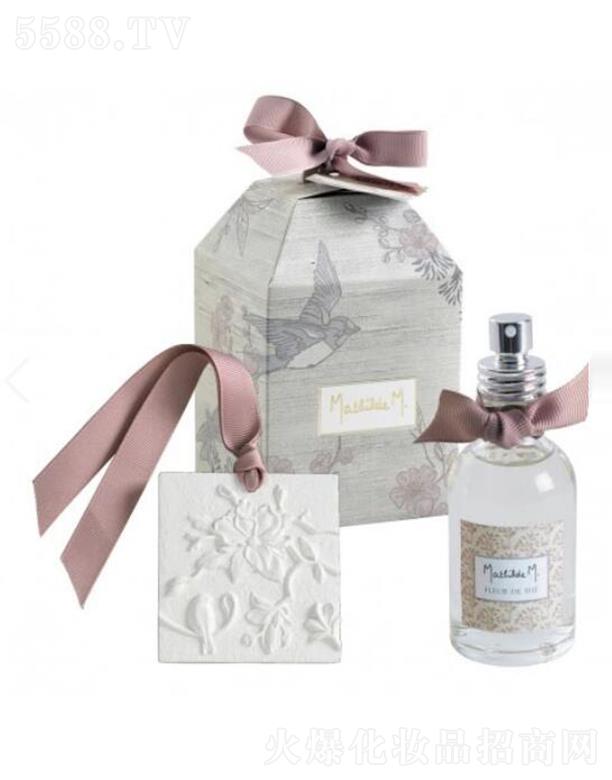 ������(�Ϻ�)Ʒ�ƹ����ɷ����޹�˾���Ϻ������� ��?sh��)۠��e̎���@�h(hu��n)����նY��-�軨����