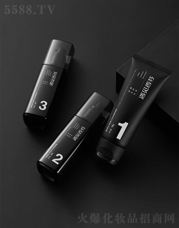 �W行��I(y��)(�Ϻ�)���޹�˾����Ҋ�����ʿˬ�wˮ��¶���b