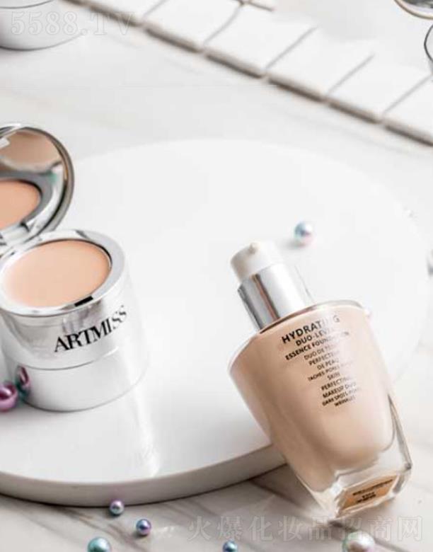 ARTMISSΨ��������ˮ��(r��n)͸�۵�Һ  �������w