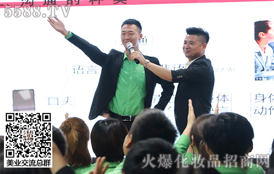 看我們的動(dòng)作多標(biāo)準(zhǔn) 看我們的動(dòng)作多標(biāo)準(zhǔn)