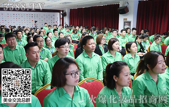 火爆網(wǎng)“職場(chǎng)商務(wù)禮儀操作實(shí)務(wù)”訓(xùn)練營 火爆網(wǎng)“職場(chǎng)商務(wù)禮儀操作實(shí)務(wù)”訓(xùn)練營