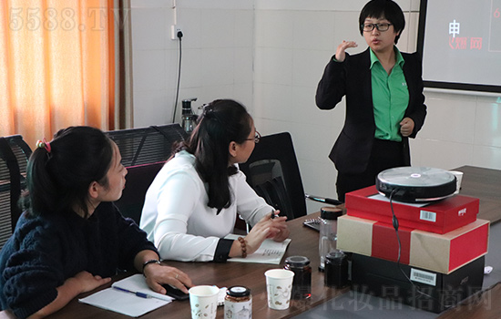 火爆網開展客戶培訓服務 火爆網開展客戶培訓服務