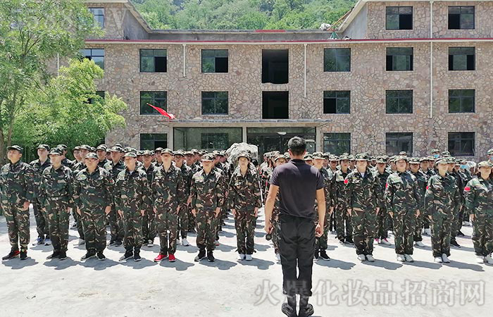 披荊斬棘的火爆精英 披荊斬棘的火爆精英