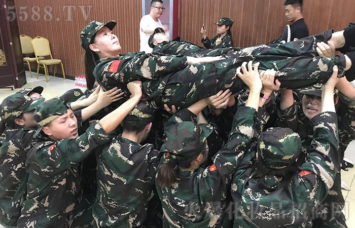 �����������������L