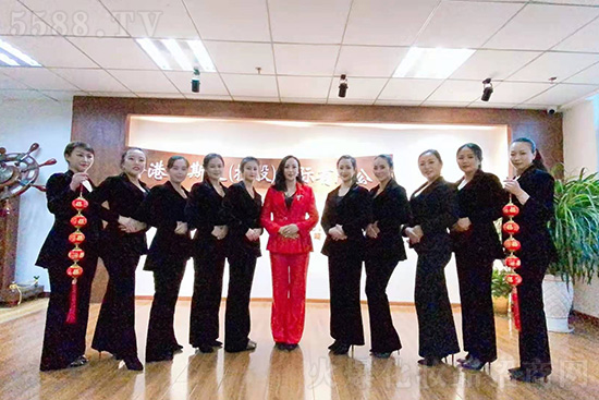 廣州飛斯達(dá)鄭總攜全體員工祝您闔家幸福,財(cái)運(yùn)源源不斷 廣州飛斯達(dá)鄭總攜全體員工祝您闔家幸福,財(cái)運(yùn)源源不斷