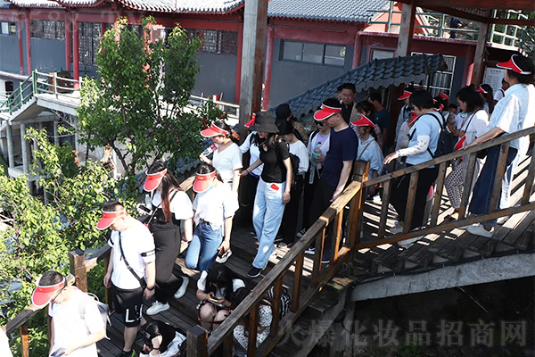 千里之行,始于足下! 千里之行,始于足下!