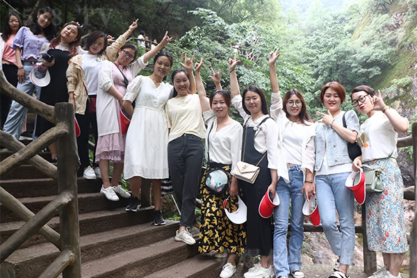 感恩與努力,學(xué)習(xí)與奮斗 感恩與努力,學(xué)習(xí)與奮斗