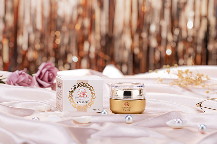 漢王珍草多效戰(zhàn)痘精顏霜 漢王珍草多效戰(zhàn)痘精顏霜