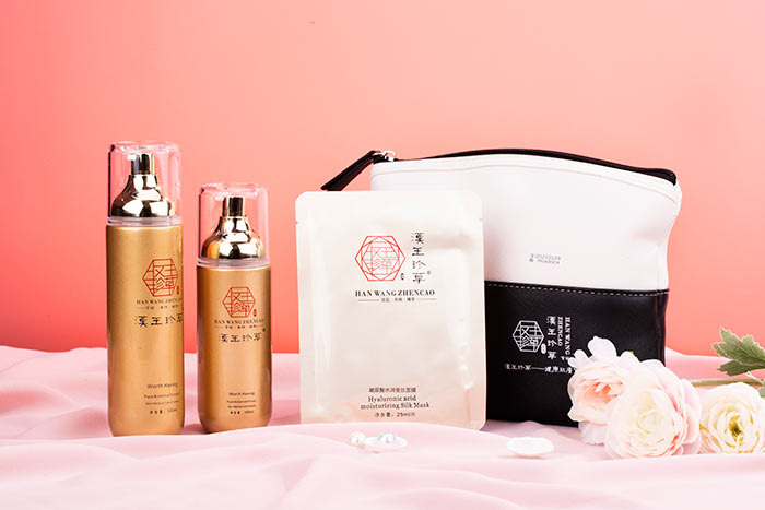 漢王珍草瑩潤(rùn)活氧補(bǔ)水三件套 漢王珍草瑩潤(rùn)活氧補(bǔ)水三件套