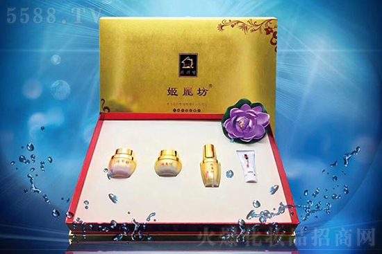 ���������}��ѩ��ļ���