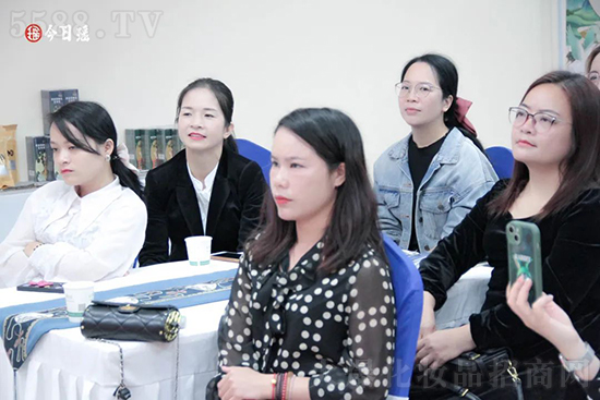 今日瑤三月三頭療護(hù)理師節(jié)正式啟動(dòng) 今日瑤三月三頭療護(hù)理師節(jié)正式啟動(dòng)