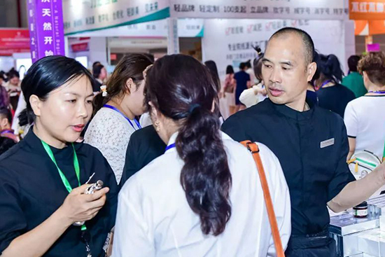 ��18���������H���I(y��)���[���A�M��Ļ